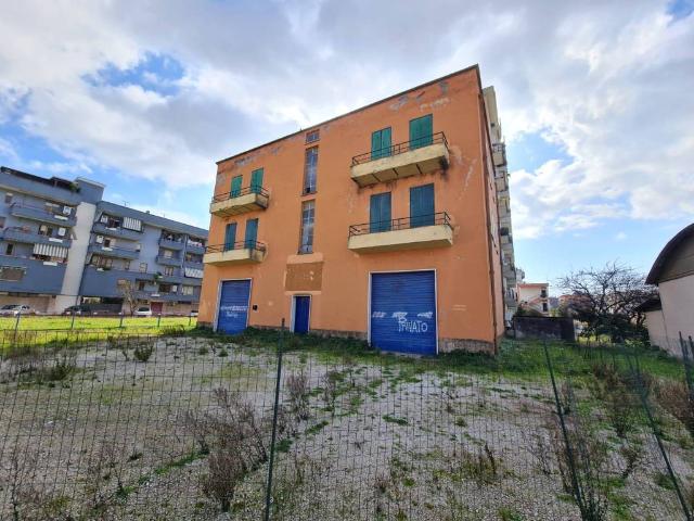 Locale Commerciale in vendita a Borgo Piave, Latina