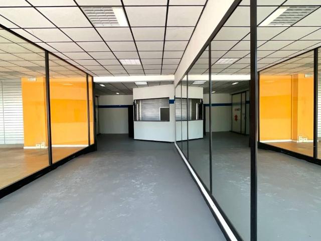 Locale Commerciale in vendita a Gionchetto, Latina