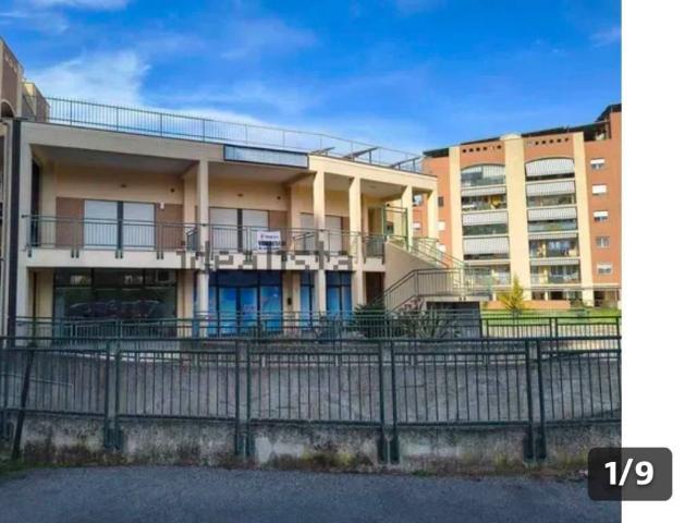 Locale Commerciale in vendita a Latina, Lazio