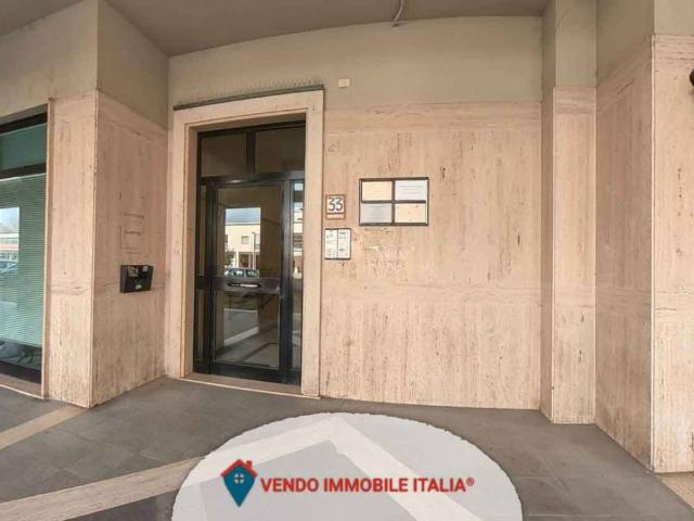 Locale Commerciale in vendita a Campo Boario, Latina