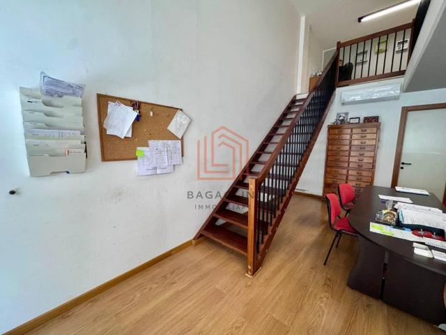 Locale Commerciale in vendita a Piccarello, Latina