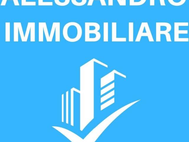 Locale Commerciale in vendita a Piccarello, Latina