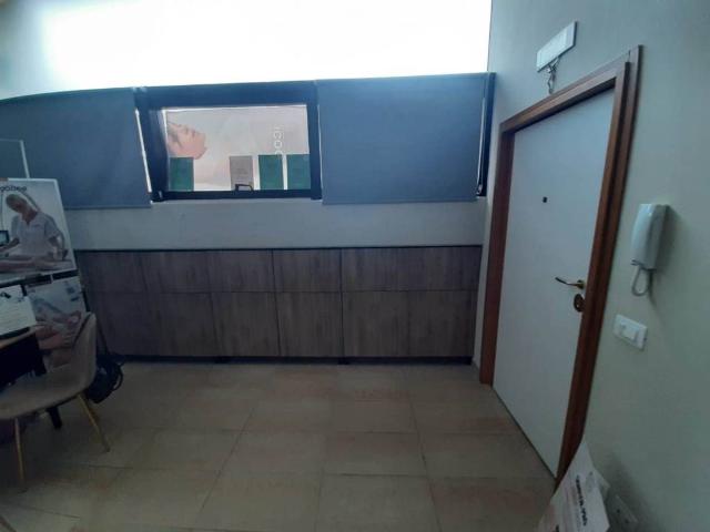 Locale Commerciale in vendita a Piccarello, Latina