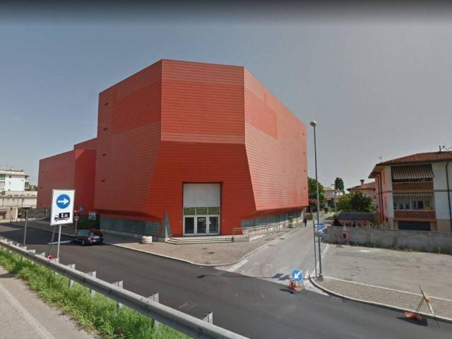 Locale Commerciale in vendita a Sabbionera, Latisana