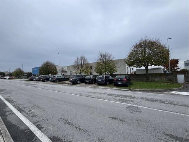 Locale Commerciale in vendita a Crosere, Latisana
