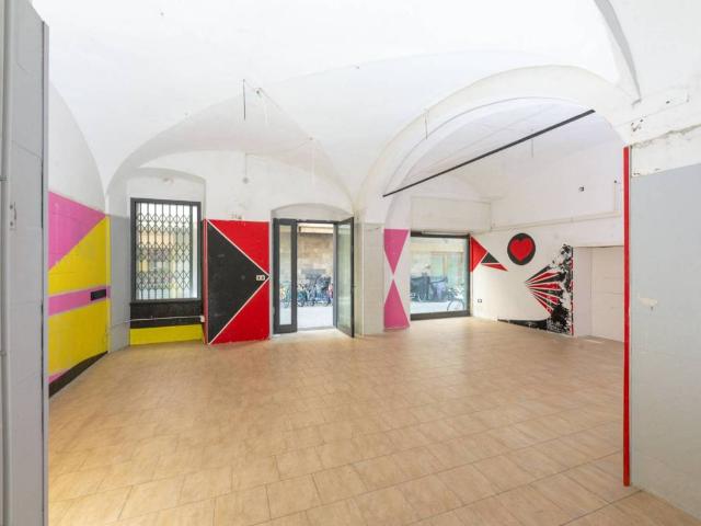 Locale Commerciale in vendita a Lavagna, Liguria