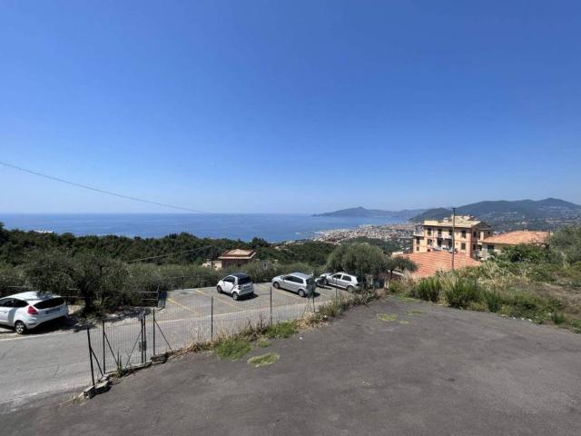 Locale Commerciale in vendita a Lavagna, Liguria