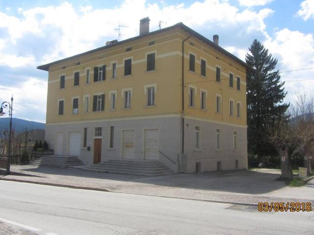 Locale Commerciale in vendita a Magnifica Comunità degli Altipiani Cimbri, Lavarone