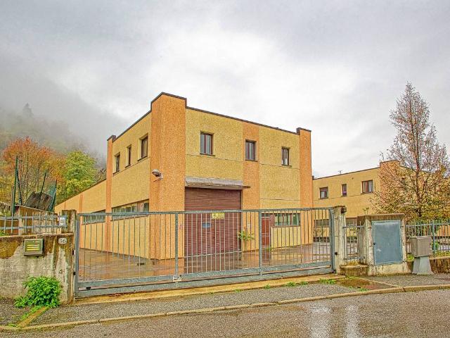 Locale Commerciale in vendita a Villaggio Bensi, Lavena Ponte Tresa