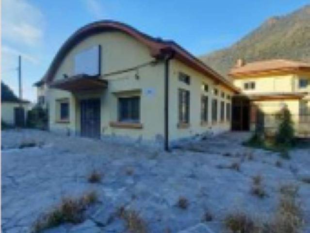 Locale Commerciale in vendita a Comunità Montana Valli del Verbano, Capodisotto