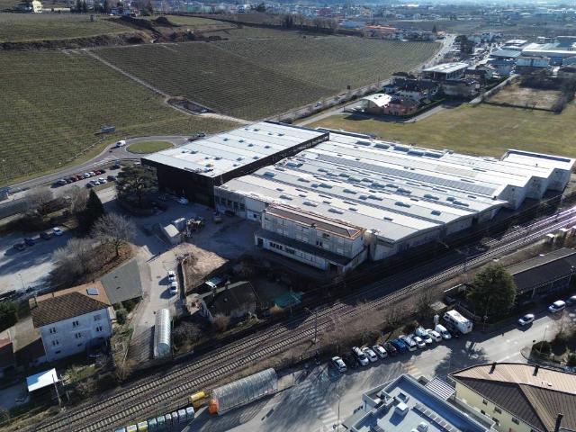 Locale Commerciale in vendita a Comunità Rotaliana-Königsberg, Lavis