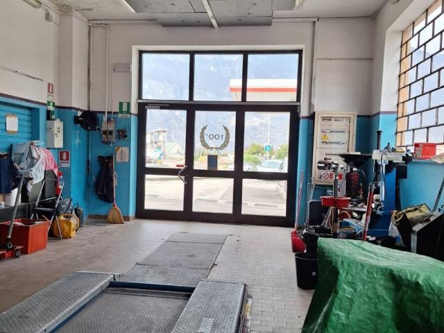 Locale Commerciale in vendita a Comunità Rotaliana-Königsberg, Lavis