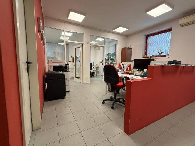 Locale Commerciale in vendita a Comunità Rotaliana-Königsberg, Lavis