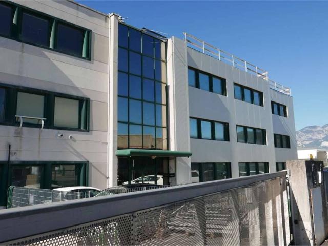Locale Commerciale in vendita a Comunità Rotaliana-Königsberg, Lavis