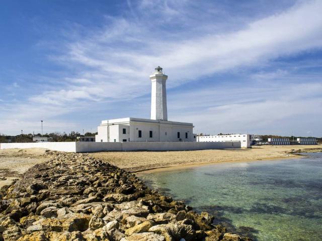 Locale Commerciale in vendita a San Cataldo, Puglia