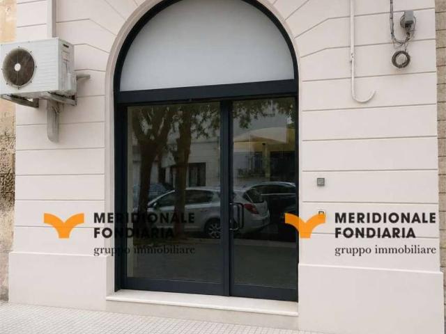 Locale Commerciale in vendita a Puglia, Lecce