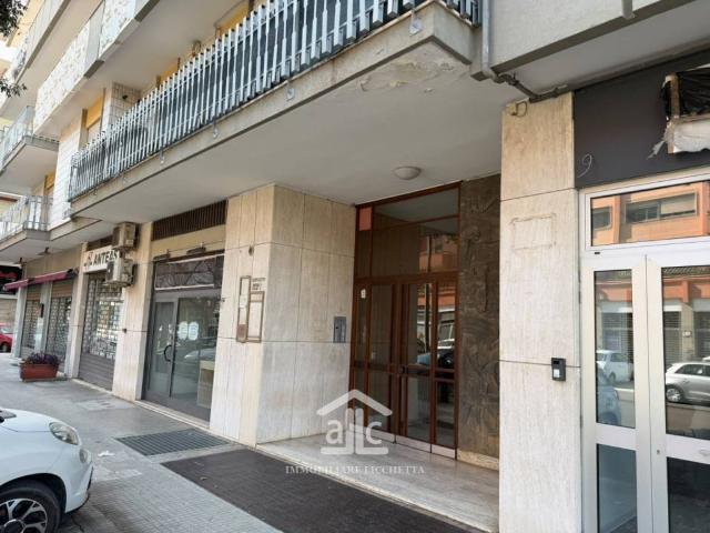 Locale Commerciale in vendita a Puglia, Lecce