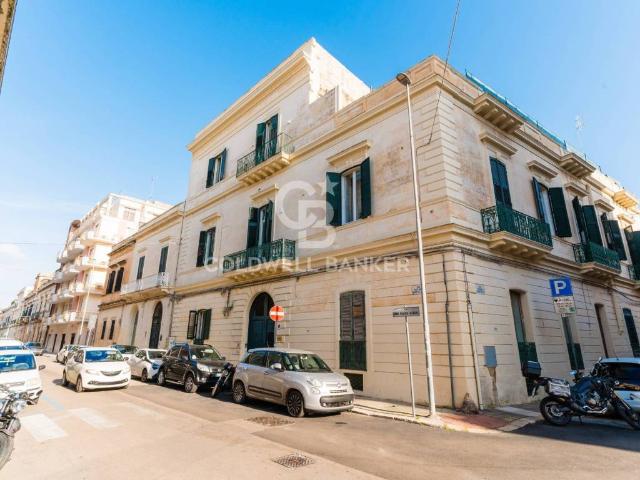 Locale Commerciale in vendita a Puglia, Lecce