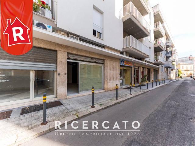 Locale Commerciale in vendita a Puglia, Lecce