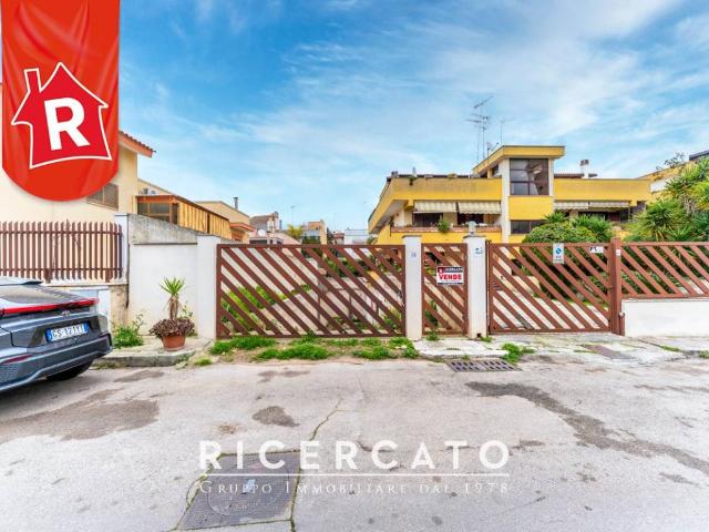 Locale Commerciale in vendita a Puglia, Lecce