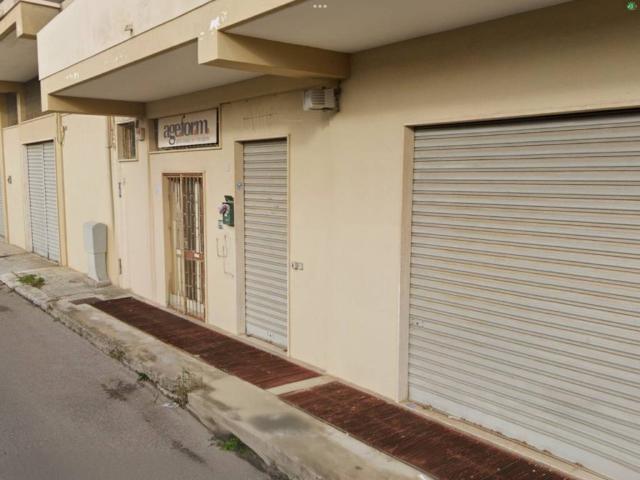 Locale Commerciale in vendita a Puglia, Lecce