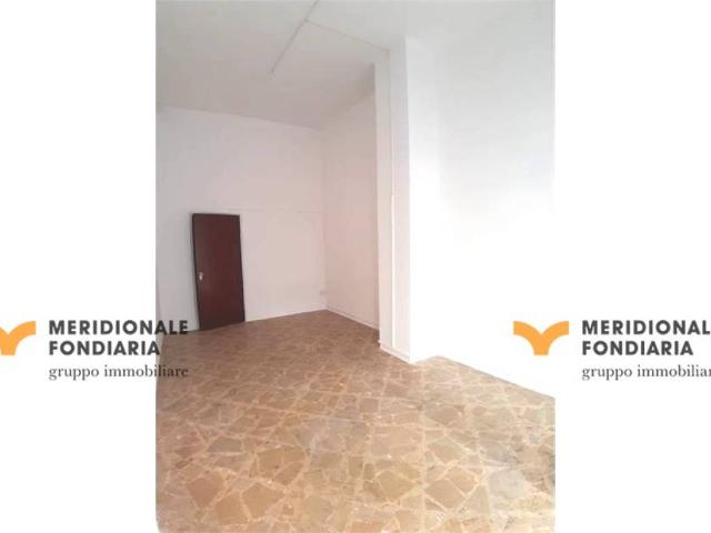 Locale Commerciale in vendita a Puglia, Lecce