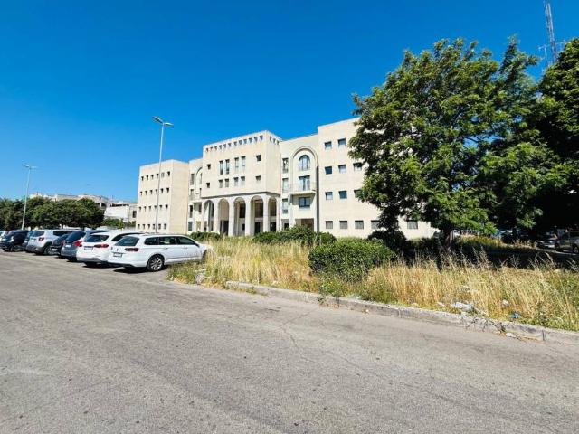 Locale Commerciale in vendita a Puglia, Lecce