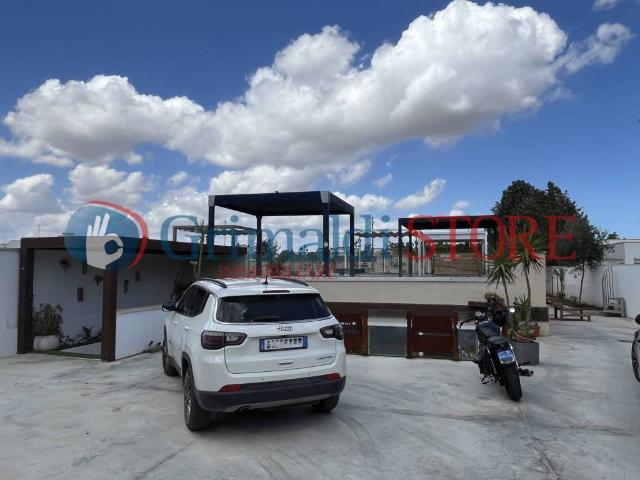 Locale Commerciale in vendita a Puglia, Lecce