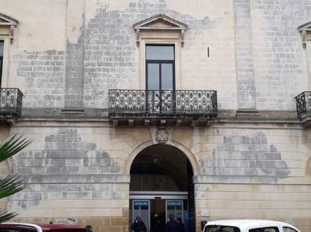 Locale Commerciale in vendita a Puglia, Lecce