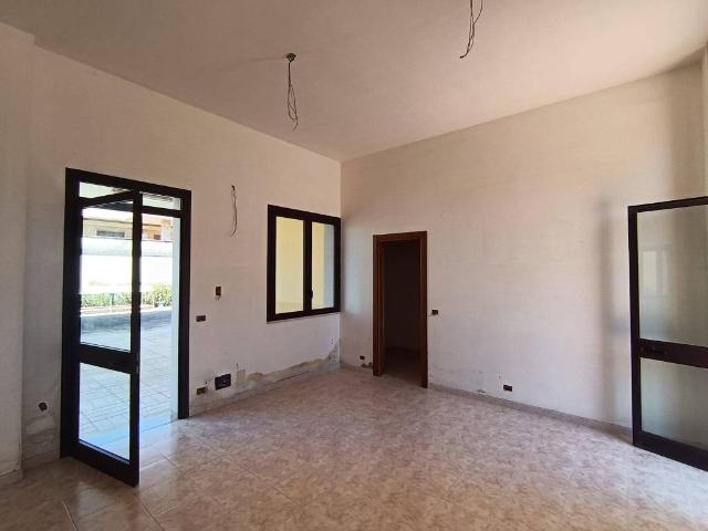 Locale Commerciale in vendita a Puglia, Lecce