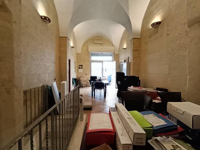 Locale Commerciale in vendita a Puglia, Lecce