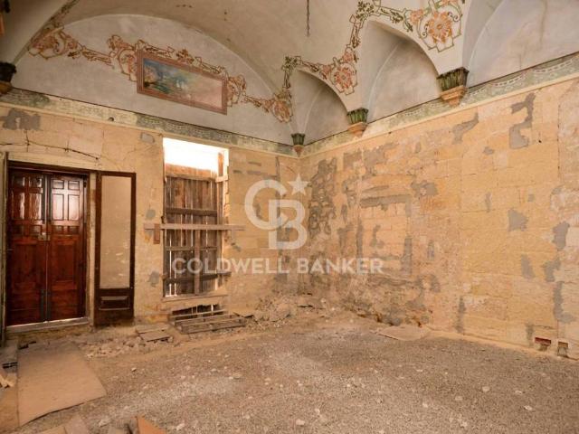 Locale Commerciale in vendita a Puglia, Lecce