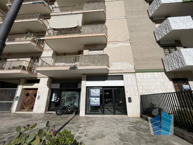 Locale Commerciale in vendita a Puglia, Lecce