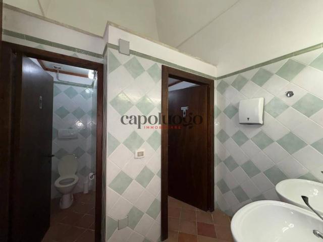 Locale Commerciale in vendita a Puglia, Lecce