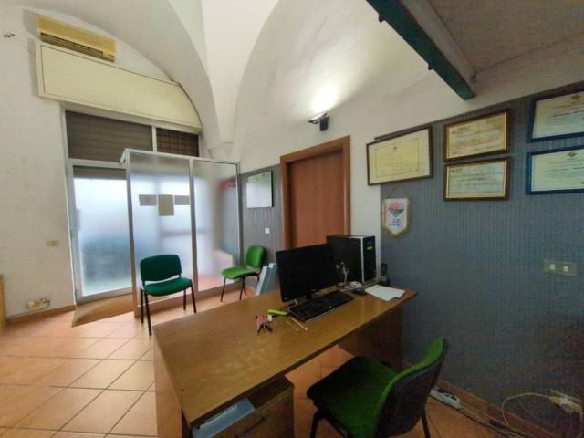 Locale Commerciale in vendita a Puglia, Lecce