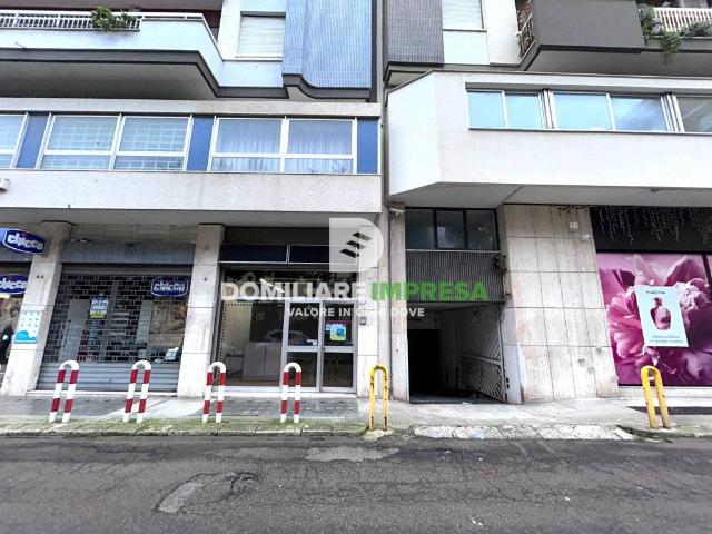 Locale Commerciale in vendita a Puglia, Lecce