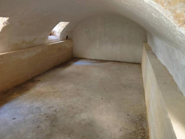 Locale Commerciale in vendita a Puglia, Lecce