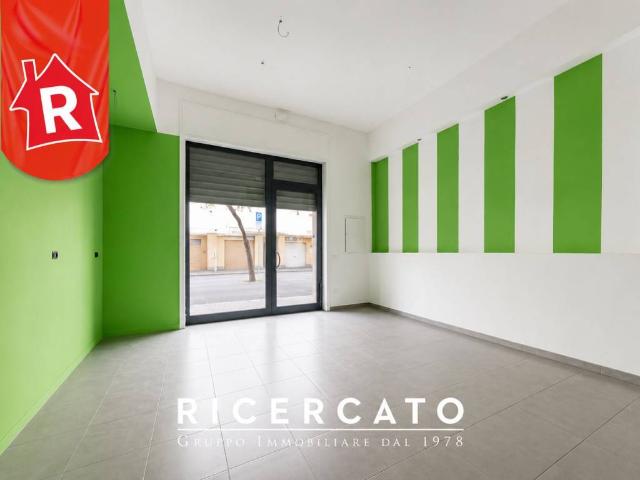 Locale Commerciale in vendita a Puglia, Lecce