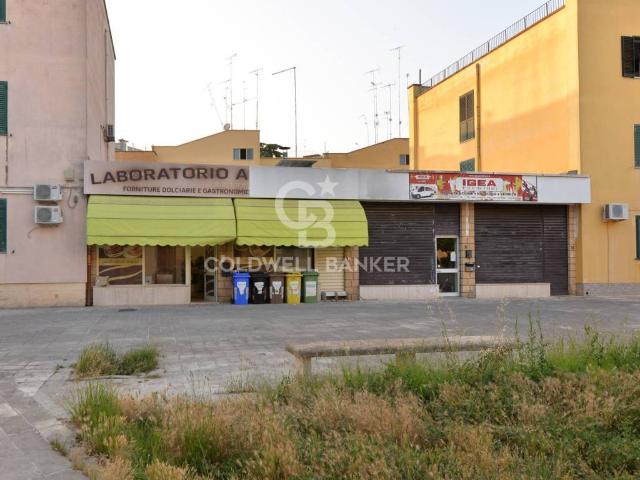 Locale Commerciale in vendita a Puglia, Lecce