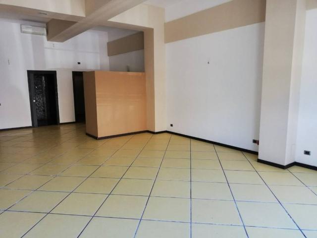Locale Commerciale in vendita a Puglia, Lecce