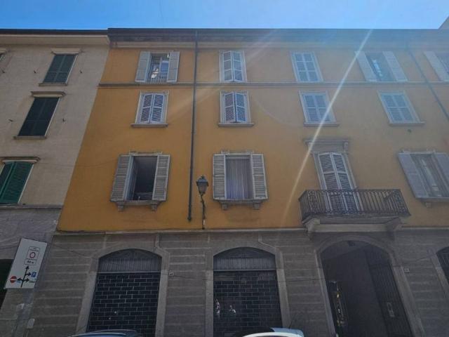 Locale Commerciale in vendita a Caleotto, Lecco