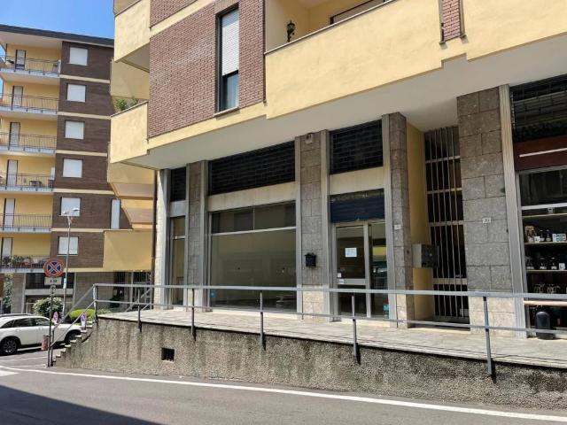Locale Commerciale in vendita a Leffe, Lombardia