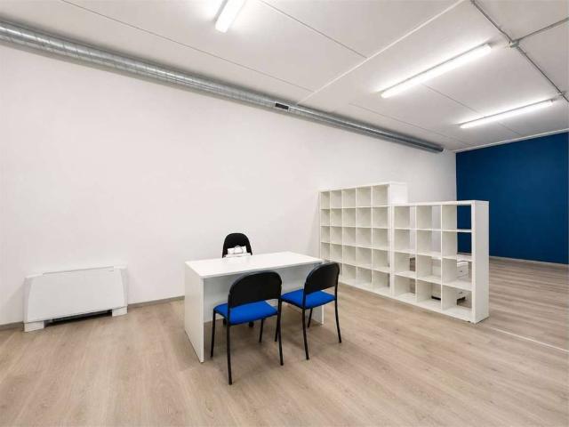 Locale Commerciale in vendita a Leffe, Bergamo