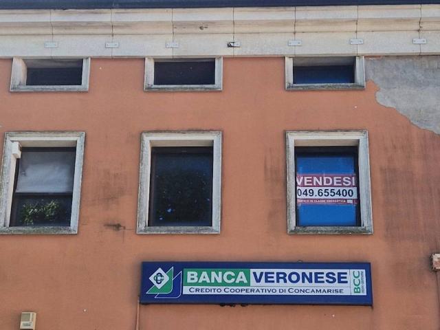 Locale Commerciale in vendita a San Pietro di Legnago, Legnago