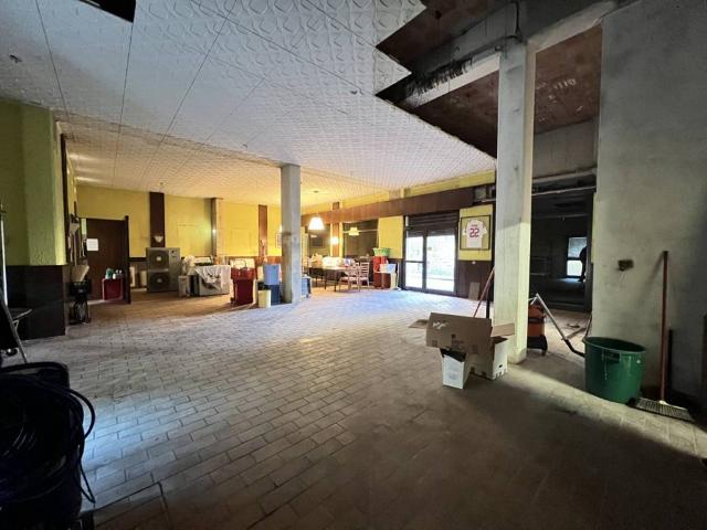 Locale Commerciale in vendita a Legnago, Veneto