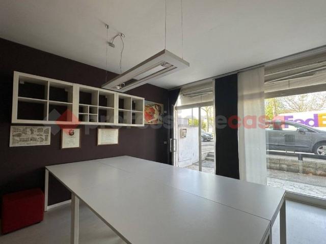 Locale Commerciale in vendita a Legnago, Veneto