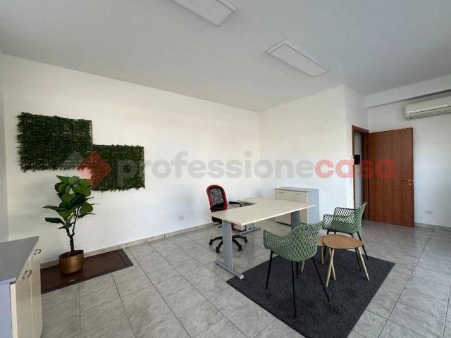 Locale Commerciale in vendita a Legnago, Veneto