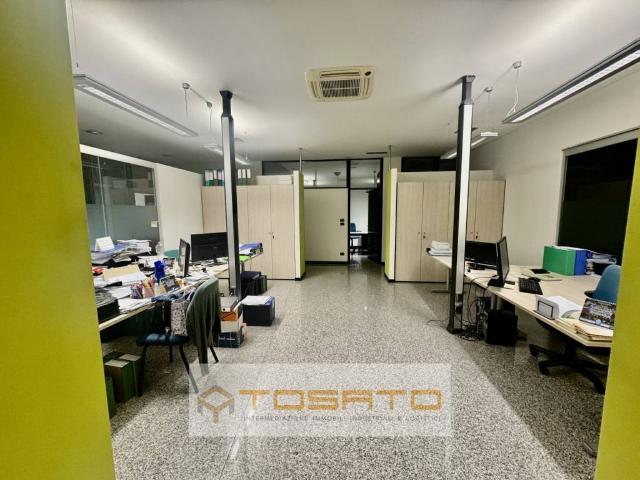 Locale Commerciale in vendita a Legnago, Veneto
