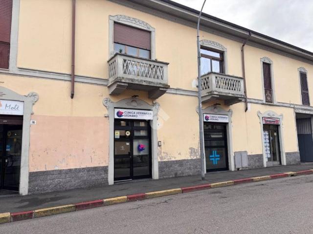 Locale Commerciale in vendita a Oltresempione, Legnano