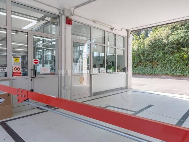 Locale Commerciale in vendita a Costa di San Giorgio, Legnano